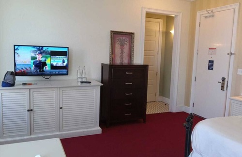 East Fort Lauderdale Condo | Pelican Grand Beach Resort! Only Lazy River in Fort Lauderdale, BOOK TODAY!