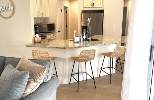 Pelican House | Pelican Hideaway, Fam Friendly Home Close to Shopping, Restaurants, and Beach