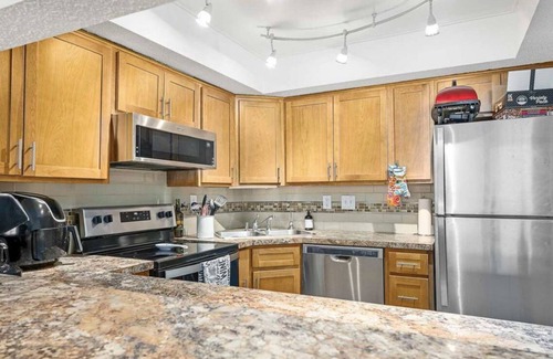 Crescent Beach Condo | Pelican Inlet - Cozy Beach Condo!1 block from the beach! Sleeps 6. Pool/Tennis