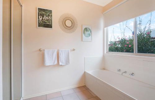 Merimbula House | Pelican Lake Holiday House