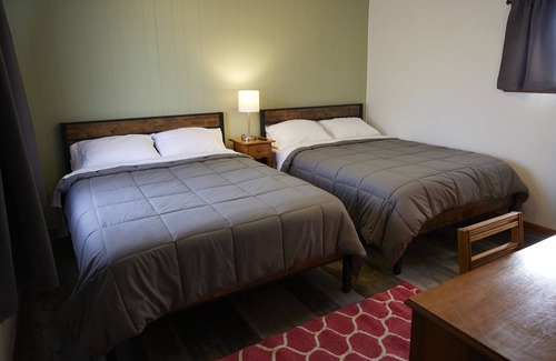Pelican Lake Hotel | Pelican Lake Motel in the heart of Pelican Lake W.