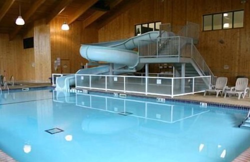 Breezy Point Hotel | Pelican Lake Motel