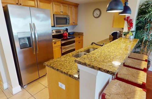 Tybee Island Condo | Pelican Landing 302 - 3BR/2BA top-floor condo in prime Tybee Island location