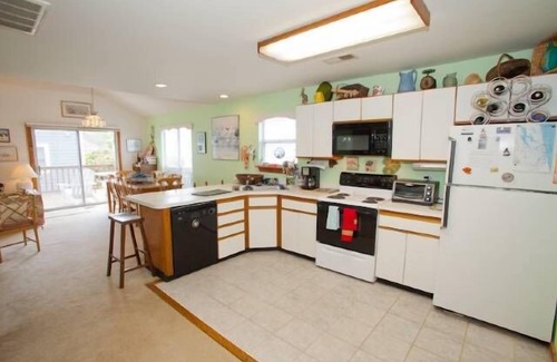 Northeast Virginia Beach Condo | Pelican Perch (Rear Unit)
