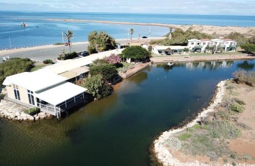 Babbage Island Apartment | Pelican Point Waterfront Resort