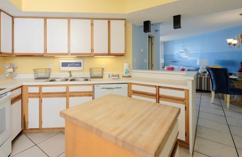 Orange Beach Condo | Pelican Pointe 602 Colorful Views & Coastal Blues