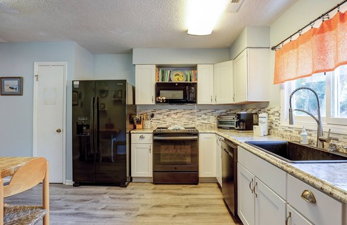 North Forest Beach House | Pelican's Nest | Dog-friendly house - 200 steps from the beach
