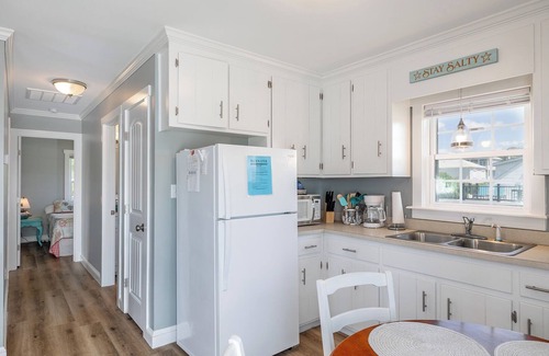 Atlantic Beach House | Pelican's Nest - Soundside, 5 min to beach, 2BR 1BA, Atlantic Beach
