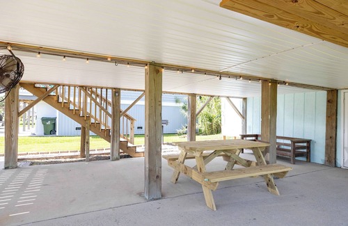 Atlantic Beach House | Pelican's Nest - Soundside, 5 min to beach, 2BR 1BA, Atlantic Beach