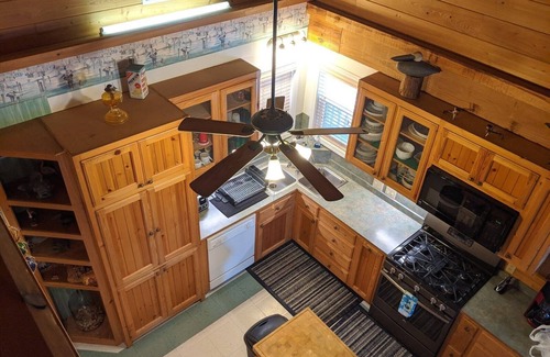 Chauvin Cabin | Pelican's View Lodge- Boat Launch- Trailer Parking- Lights for night fishing