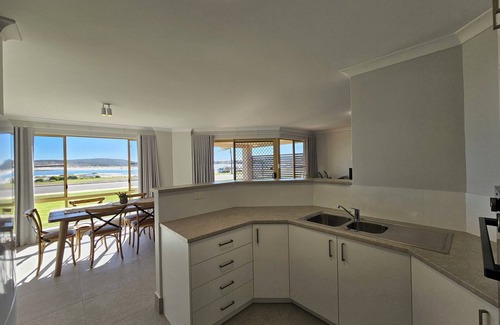 Kalbarri Villa | Pelican Shore Villa 1- Kalbarri WA