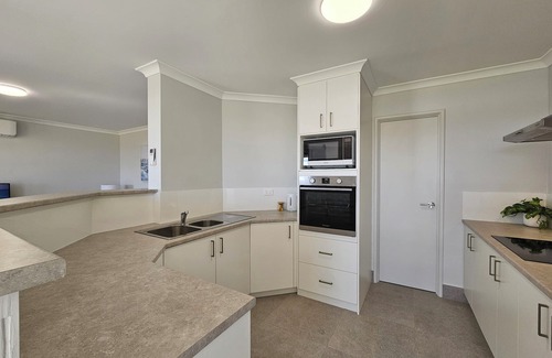Kalbarri Villa | Pelican Shore Villa 1- Kalbarri WA