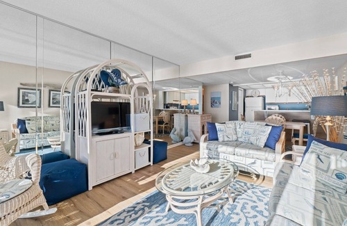 Gulf Lagoon Beach Condo | Pelican Walk 704 Pet Friendly Beach Front Condo!