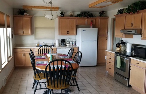 Gold Beach House | PELICAN WATCH AT ROGUE SHORES ON THE SOUTHERN OREGON COAST