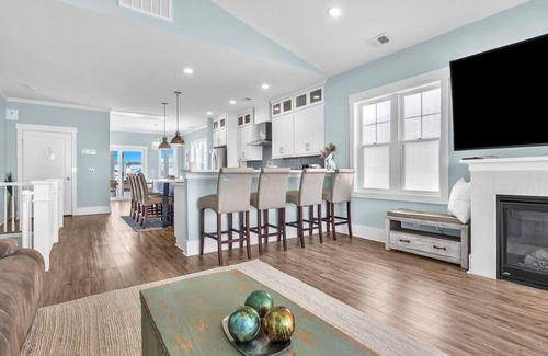 North Carolina Coast Apartment | Pelican Watch at Carolina Beach Boardwalk