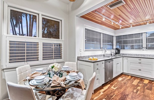 Siesta Key House | Pelicans Place | Your Family Beach Getaway Steps from Siesta Key Beach & Village
