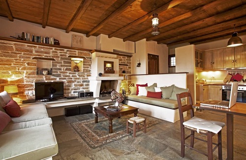 South Pelion Villa | PELION HOMES | Villa DIONI relax in a peaceful villa w/a small cooling pool