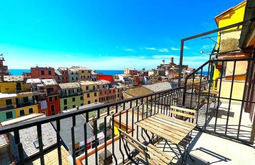 Vernazza House | Pellegrino Rooms