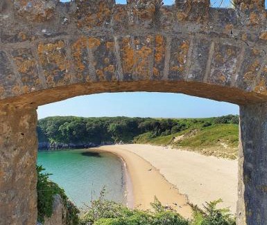 Pembroke House | Pembrokeshire Near The Beach With A Heated Pool