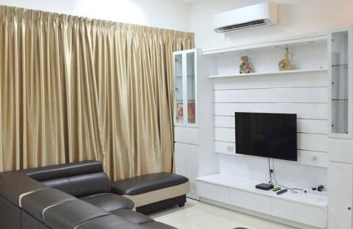Gelugor House | Penang 3 storey Homestay W/KTV 15Pax