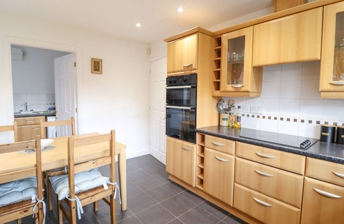 Colwyn Bay Cottage | PENCRAIG, family friendly, character holiday cottage in Rhos-On-Sea