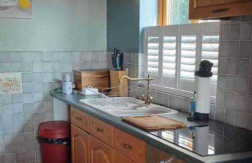 Pendine House | Pendine Sands Getaway-Cosy 2 bed with sea views