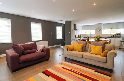 Blackburn Cottage | PENDLE VIEW APARTMENTS, family friendly in Langho, Lancashire