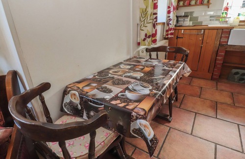 Fence Cottage | PENDLESIDE, pet friendly, character holiday cottage in Downham
