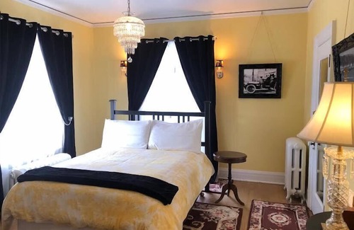 Pendleton Bed & Breakfast | Pendleton House Historic Inn and B&B