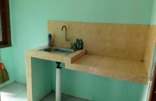 Pleret House | Pendopo Kayuwanan Syariah Near Terminal Giwangan