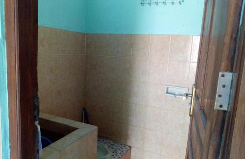Pleret House | Pendopo Kayuwanan Syariah Near Terminal Giwangan