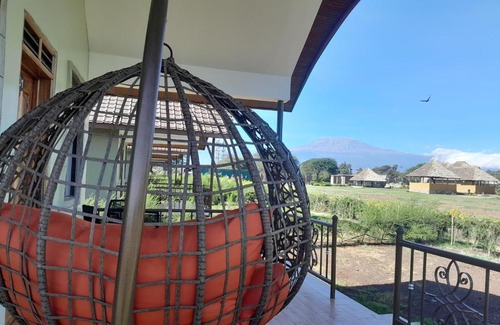 Amboseli Hotel | PENETY AMBOSELI RESORT