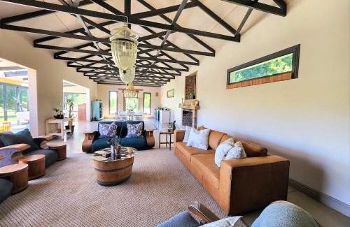 Nottingham Road House | Penfield - The Poolhouse