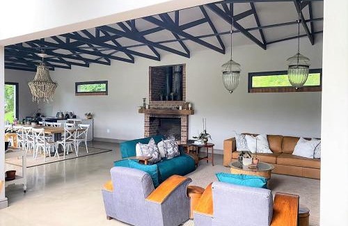 Nottingham Road House | Penfield - The Poolhouse
