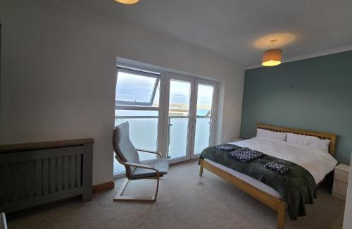 Pembroke Dock House | Penfro sea view