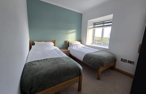Pembroke Dock House | Penfro sea view