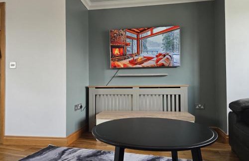 Pembroke Dock House | Penfro sea view
