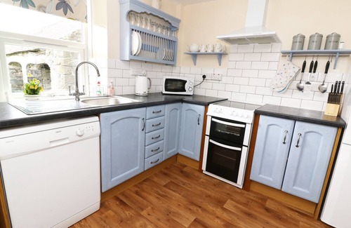 Bontnewydd Cottage | PENGLANOWEN FAWR, pet friendly, with open fire in Llangwyryfon