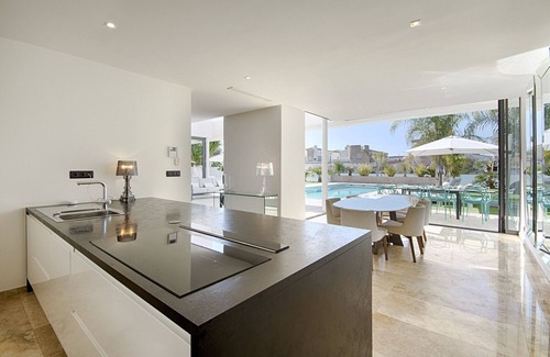Empuriabrava Villa | PENI LUJOSA CASA CANAL PENI,4ha, PISCINA, AMARRE 25m,WIFI