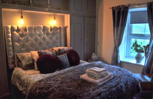 Bryn-crug Hotel | Peniarth arms