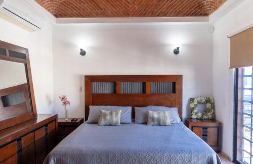 Chetumal House | PENINSULA STAYS 3 BR House & AC + Private Parking + FAST WIFI