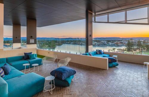 Surfers Paradise Apartment | Peninsular Gold Coast