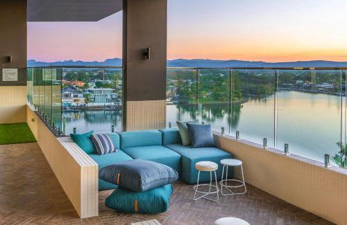 Surfers Paradise Apartment | Peninsular Gold Coast