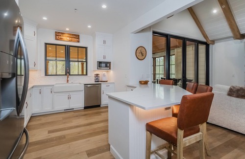 Blakeslee House | Penn Cove Dreams | Beautiful Lake Access Home!
