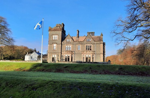 Newton Stewart Cottage | Penninghame Tower - an apartment that sleeps 8 guests in 4 bedrooms