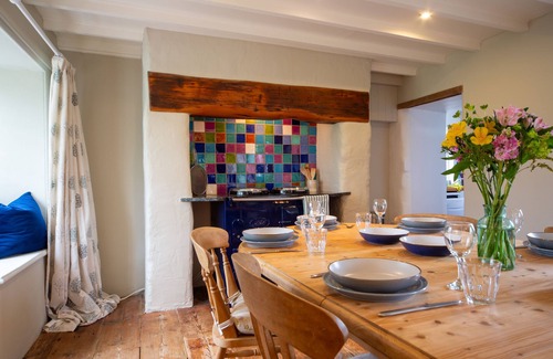 Saint Gennys Cottage | Penrose Cottage is a beautifully renovated and stylish five-bedroom retreat