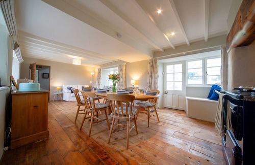 Saint Gennys Cottage | Penrose Cottage is a beautifully renovated and stylish five-bedroom retreat