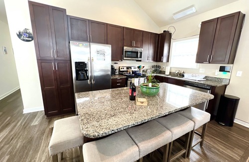 South Pensacola House | Pensacola ❤️ 3BD ❤️ Sleeps 10. King BD, Parkin+Wifi