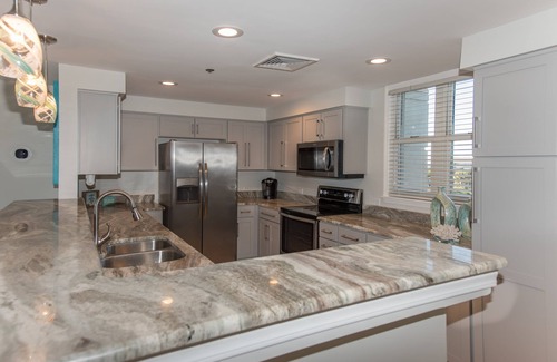 Pensacola Beach Condo | Pensacola Beach Haven - Upscale and Comfortable, Pool - Direct Gulf View -SRT202