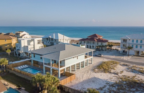Pensacola Beach House | Pensacola Beach is open for short-term rentals.......Come spray at GRBH!